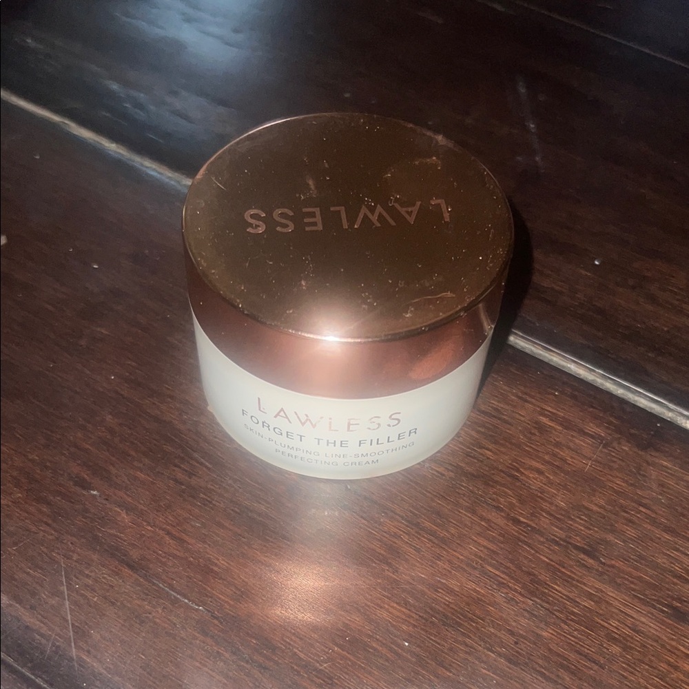 LAWLESS Plumping Primer with Copper Lid